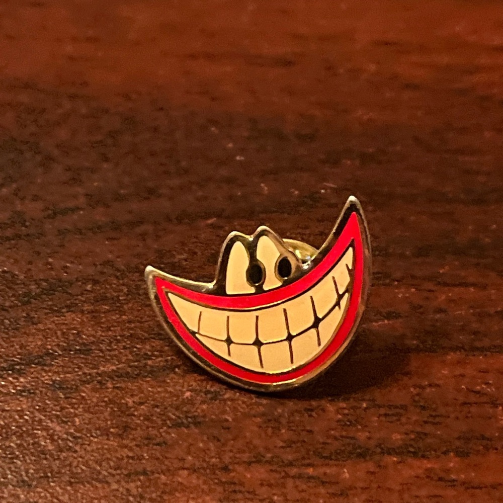McDonald’s Big Smile Mouth Employee Lapel Hat‎ Pin